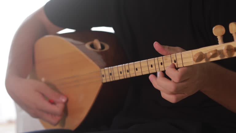 Falda Saz Görmek