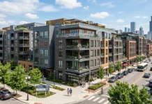 JPMorgan Chase Announces $750B Housing Investment مبان سكنية حديثة في الولايات المتحدة تعكس خطط الاستثمار العقاري وتمويل الإسكان